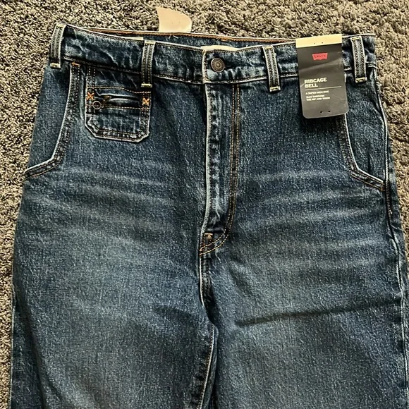 Levis Women's Ribcage Bell Premium Jeans Size- 28x30 (New With Tags ) - Picture 2 of 9